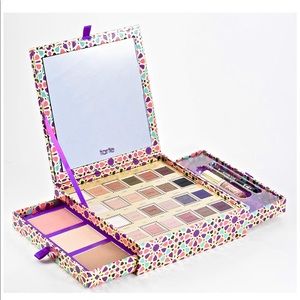 Tarteist Trove Makeup Kit Holiday Collector's Set
